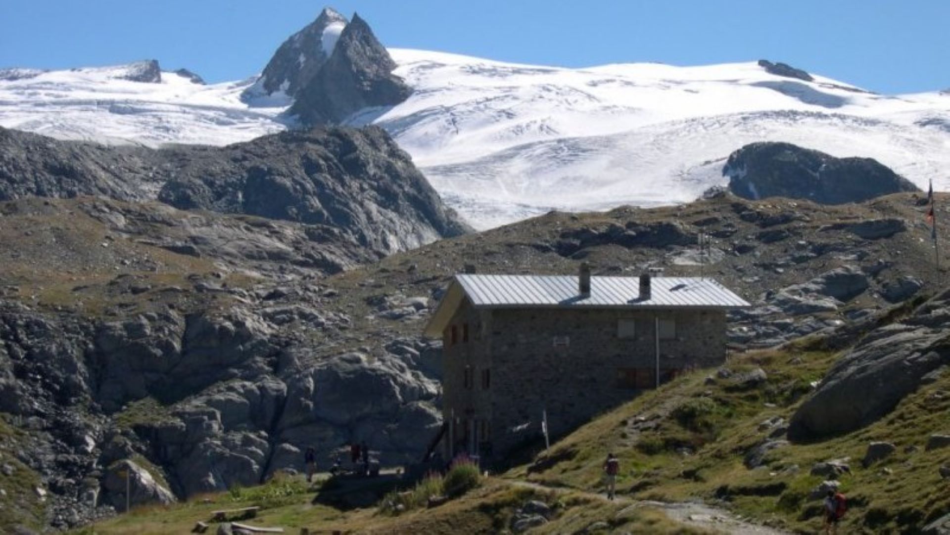 Refuge Deffeyes - Extérieur en été