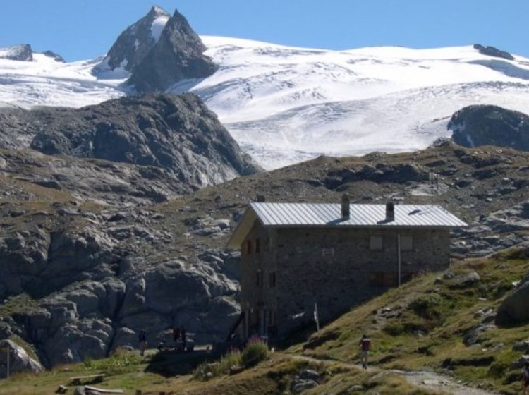 Refuge Deffeyes - Extérieur en été