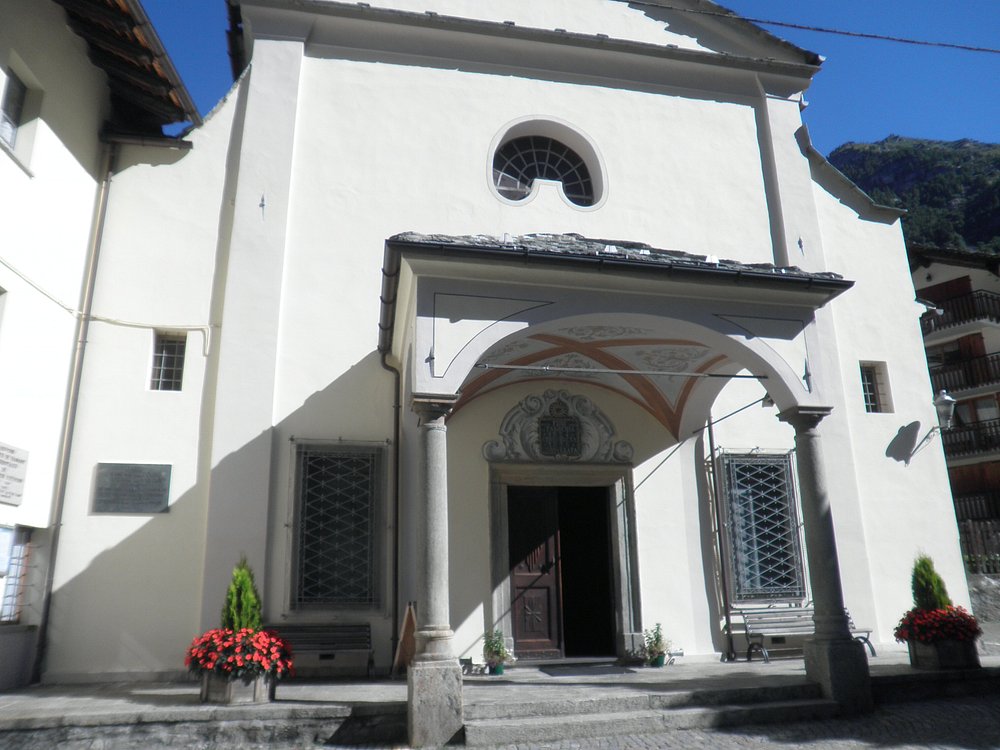 Facciata chiesa di Gaby