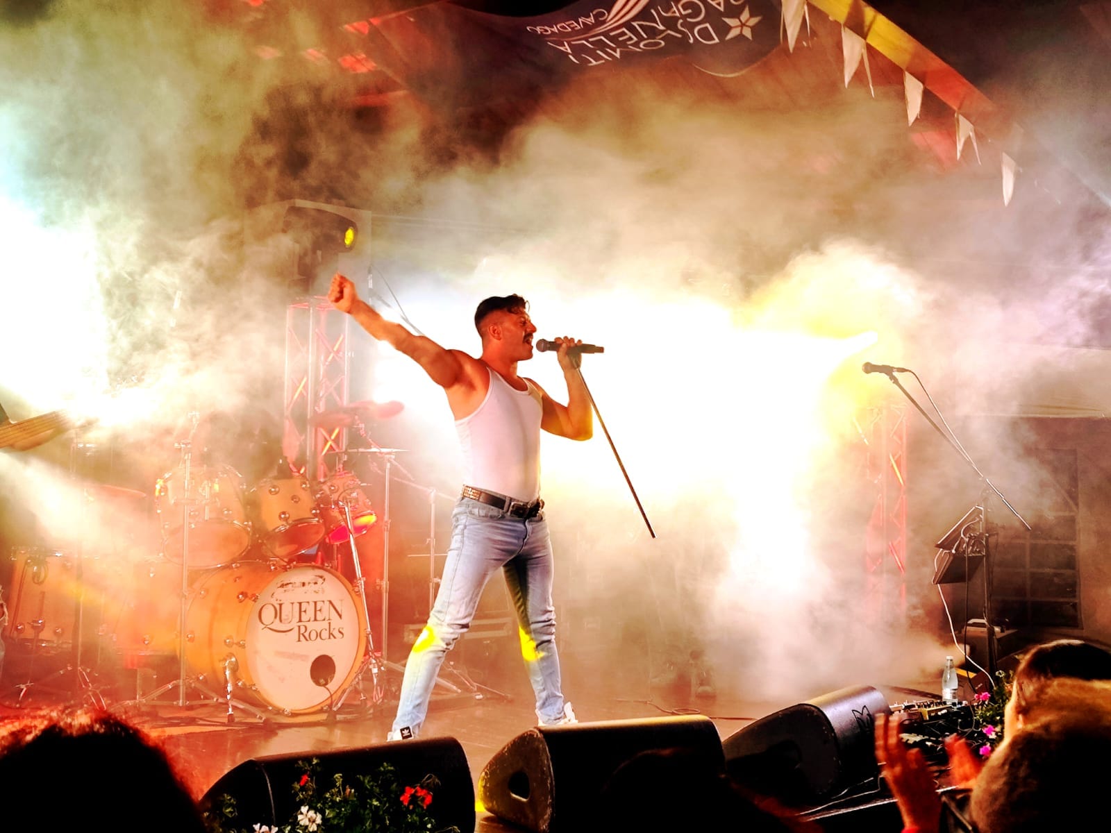 Queen rocks 